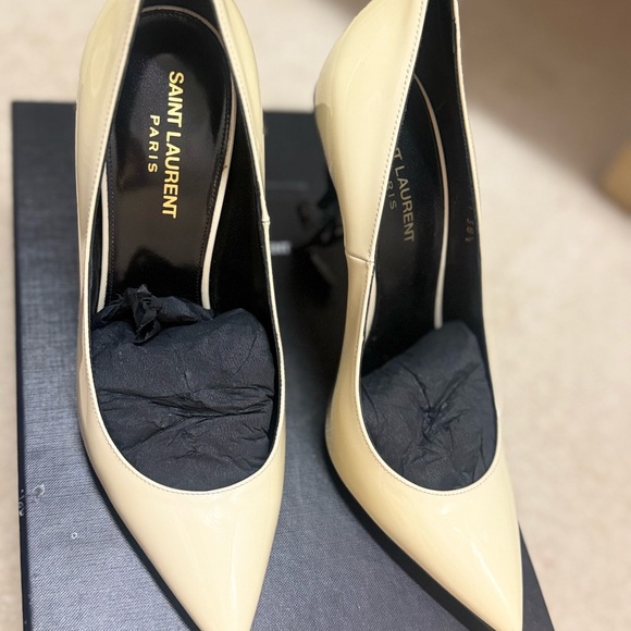 Saint Laurent Beige Pointed Toe Heels - Picture 2 of 6